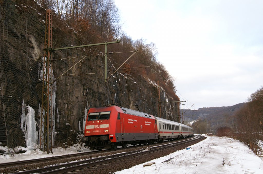 101 011-5 hat mit IC2027 und ca. 10min Versptung gerade Ennepetal passiert. 14.01.2010