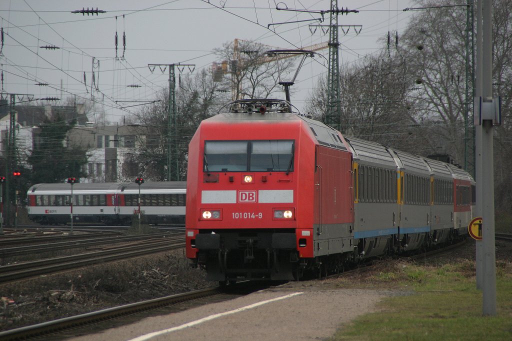 101 014 mit EC am 12.3.11 in Kln-West
