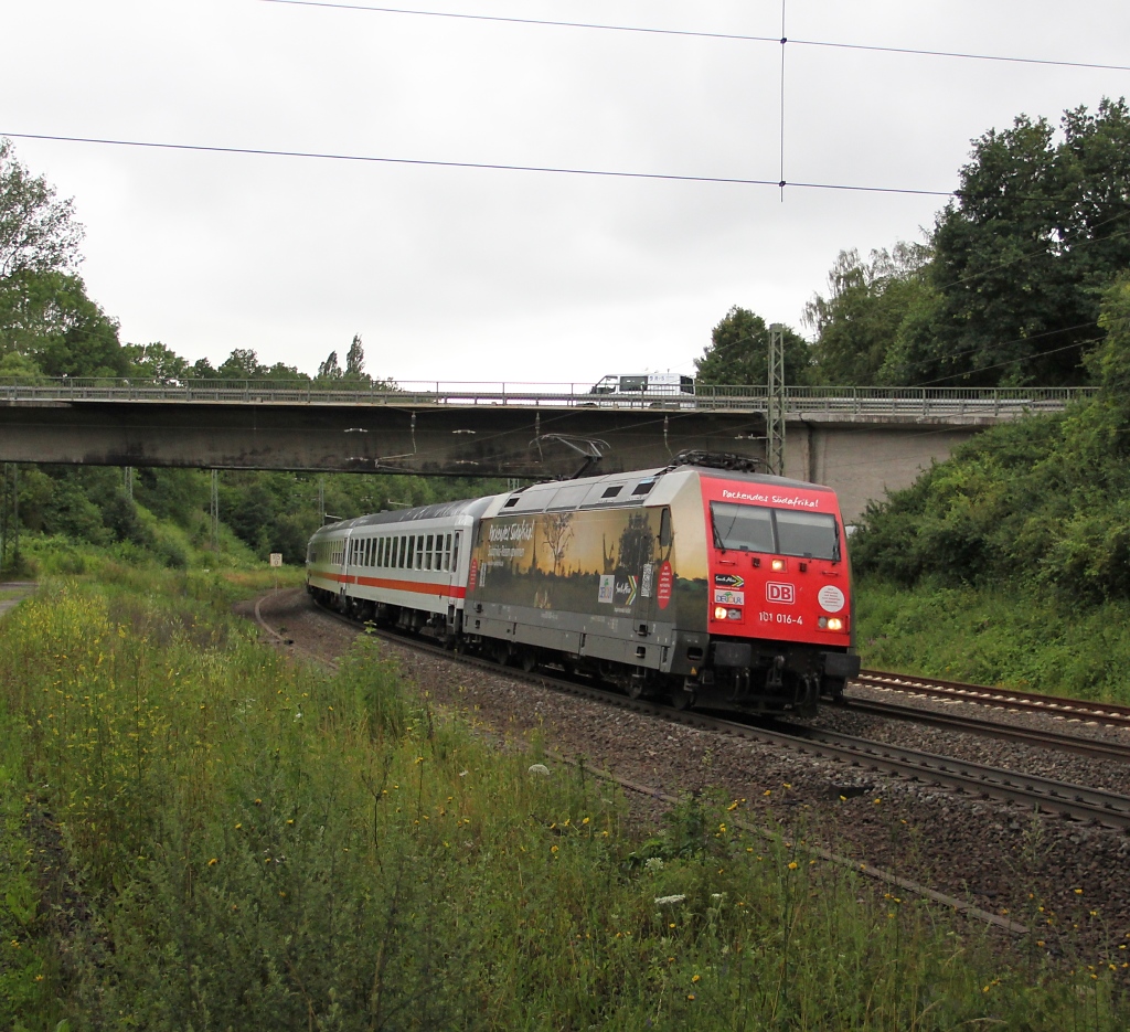 101 016-4 mit IC von Fulda kommend in Fahrtrichtung Norden. Aufgenommen am 13.07.2012 bei Gtzenhof/Fulda.