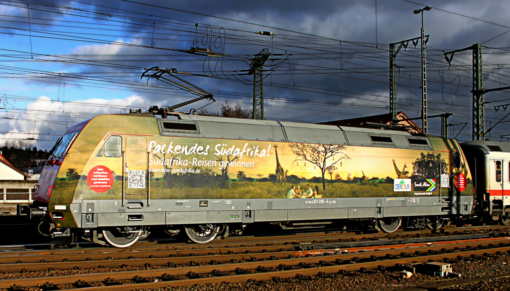 101 016  Packendes Sdafrika  mit IC 2158 nach Frankfurt am 06.11.12 in Fulda 