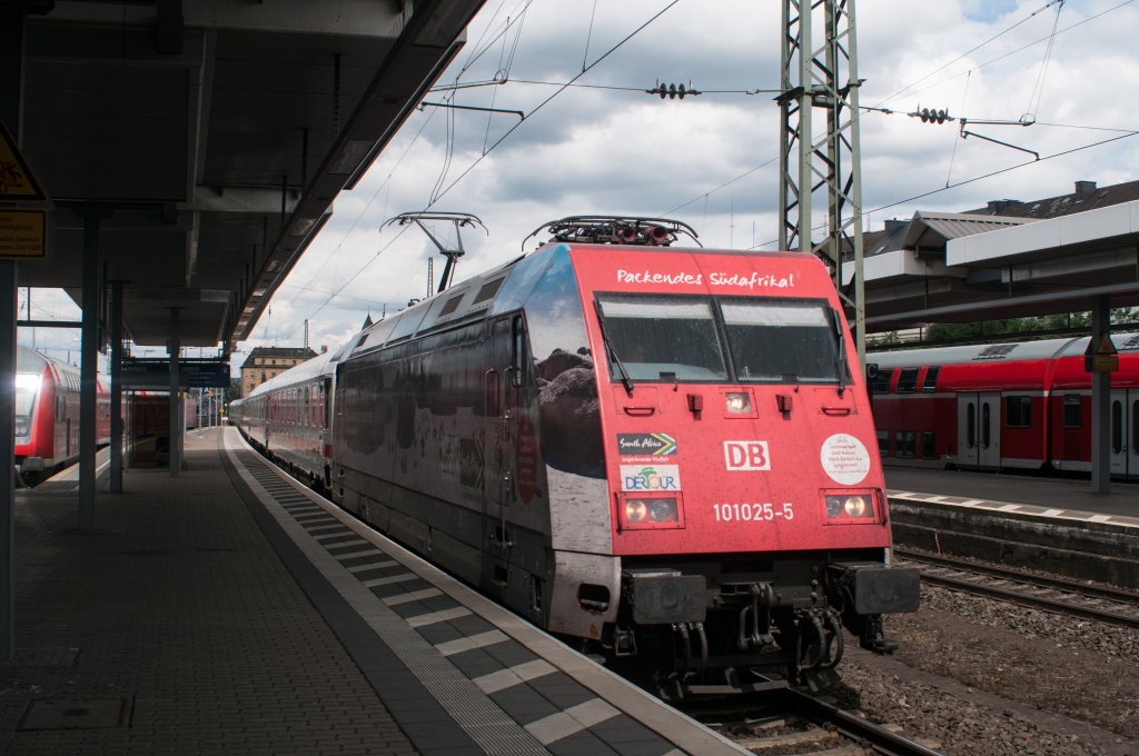 101 025 am 29.7.12 im Koblenzer HBF.