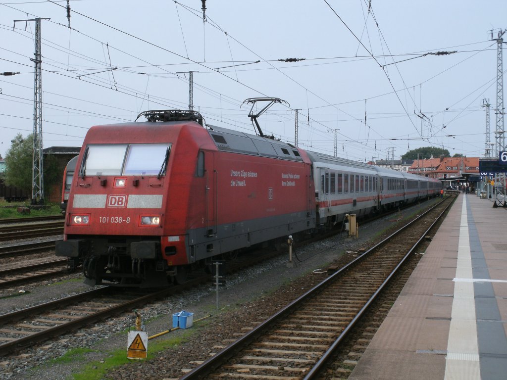 101 038 am 03.September 2011 in Stralsund.