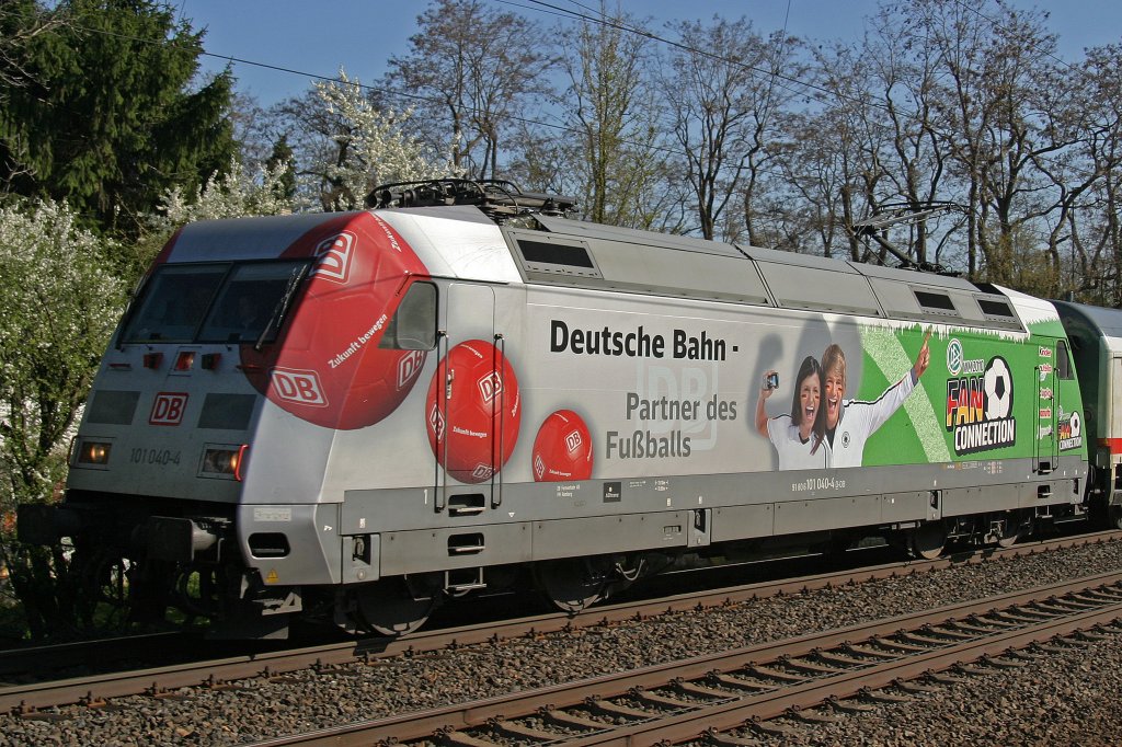 101 040 am 6.4.10 mit IC 2014 in D�sseldorf-Angermund