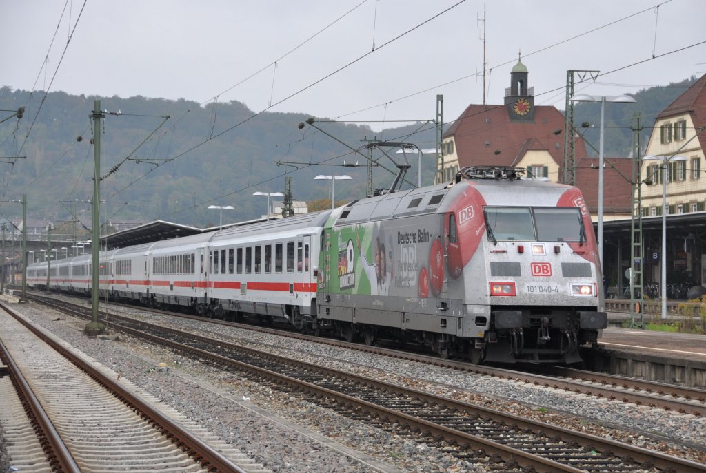 101 040 mit IC 2261 nach Mnchen HBF aufgenommen in Plochingen am 15.10.2010.