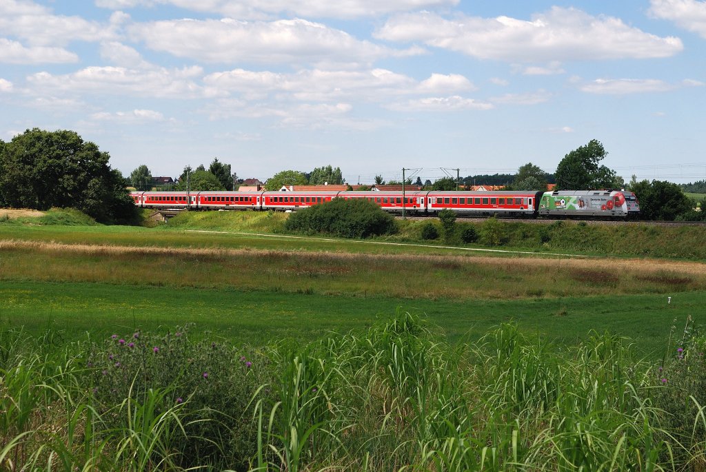 101 040 (WM 2010) mit RE 4013 bei Drfl (25.07.2010)