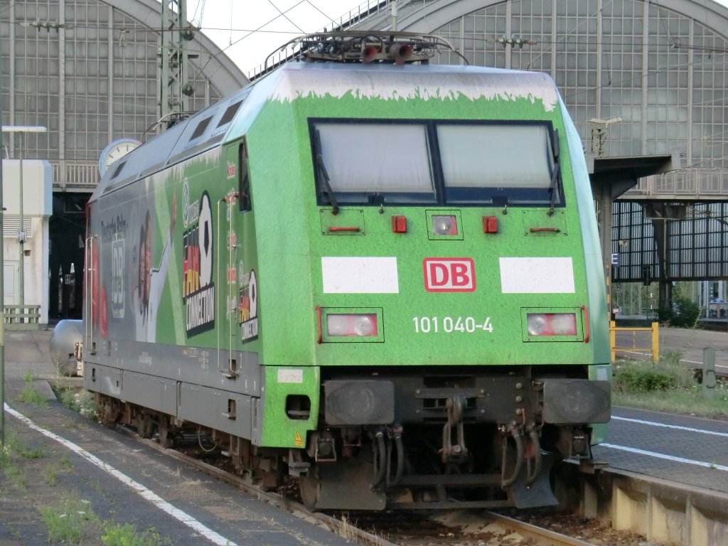 101-040  WM 2010  steht am 7.8.10 abgestellt in Karlsruhe Hbf.
