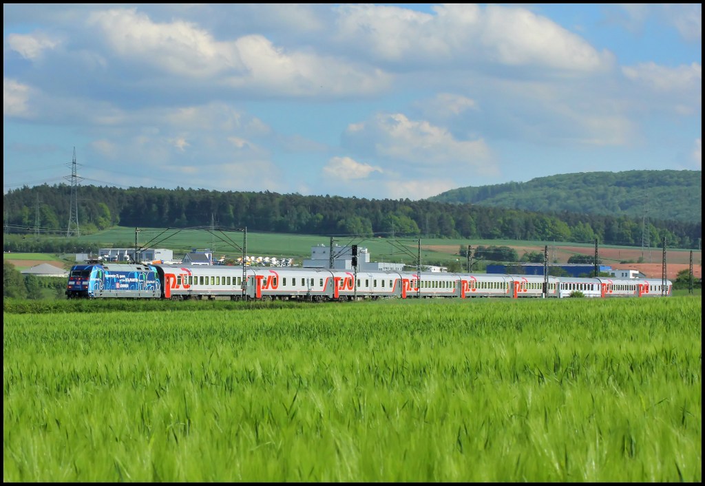 101 042 (ECO2Phant) mit dem EN 453 von Paris nach Moskau. Kerzell 18.05.13