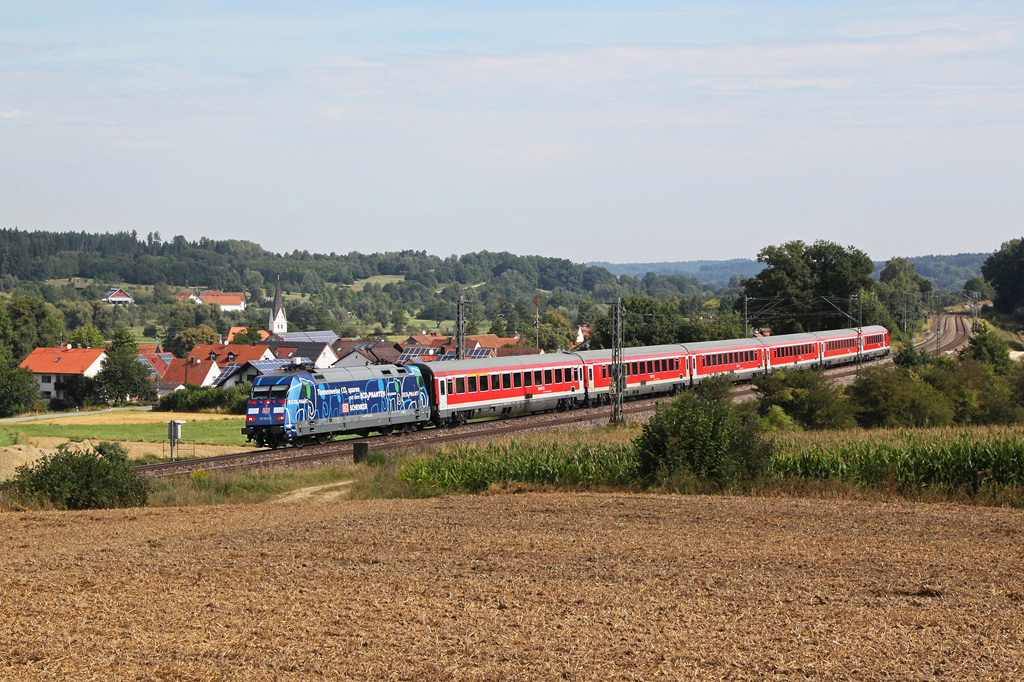 101 042 mit RE 4007 am 15.08.2012 bei Paindorf.