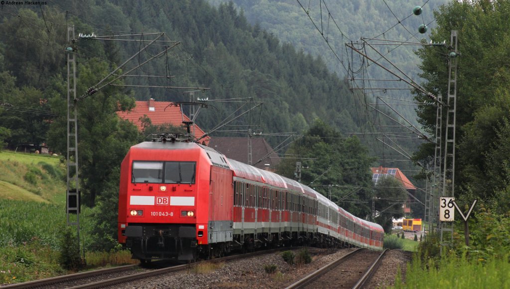 101 043-8 mit dem PF 2722 (Mhlacker-Konstanz) bei Gutach 21.7.12