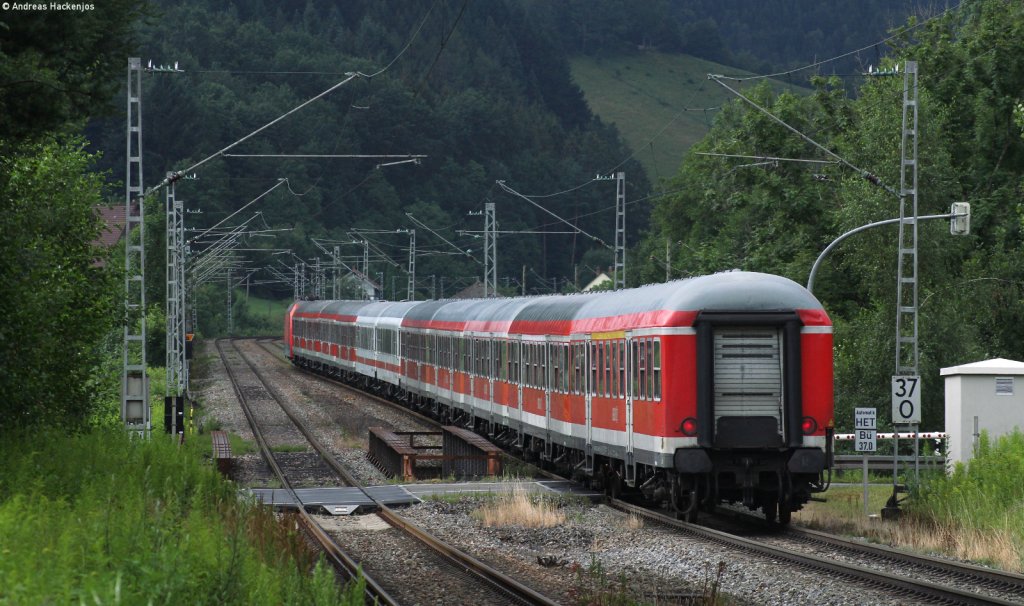 101 043-8 mit dem PF 2722 (Mhlacker-Konstanz) bei Gutach 21.7.12