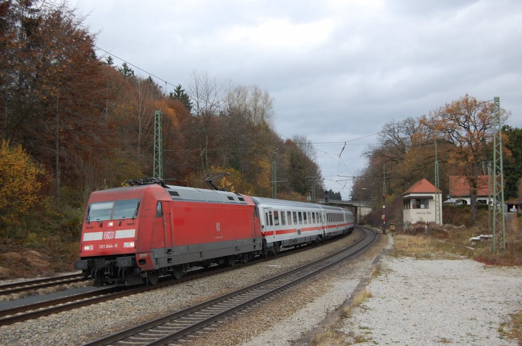 101 044 mit IC am 06.11.2010 in Aling