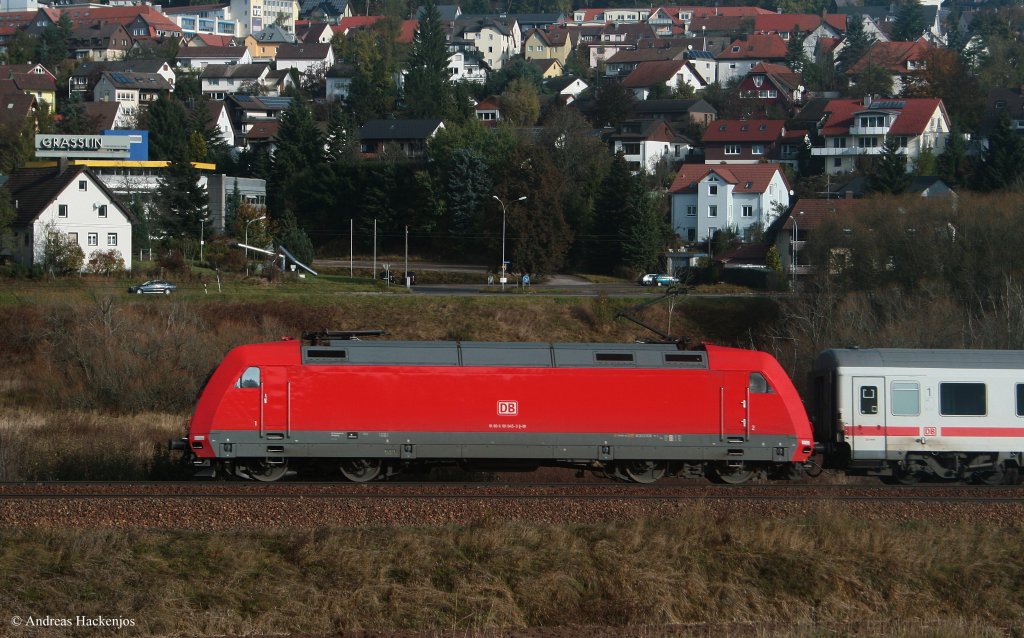 101 045-3 mit dem IC 2370  Schwarzwald  (Konstanz-Hamburg Altona) am km 70,0 24.10.09