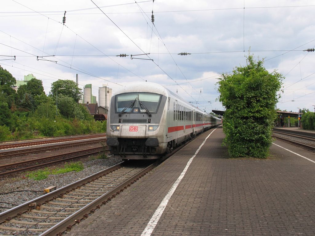 101 047-9 mit IC 2312 Stuttgart Hauptbahnhof-Hamburg Altona auf Bahnhof Lengerich am 2-7-2011.