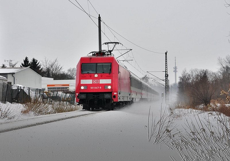 101 047 kurz vorm Bf Stralsund am 08.02.2010
