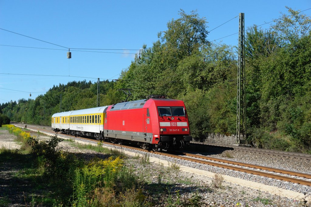 101 047 mit einem Messzug am 06.09.2011 unterwegs bei Mhren.