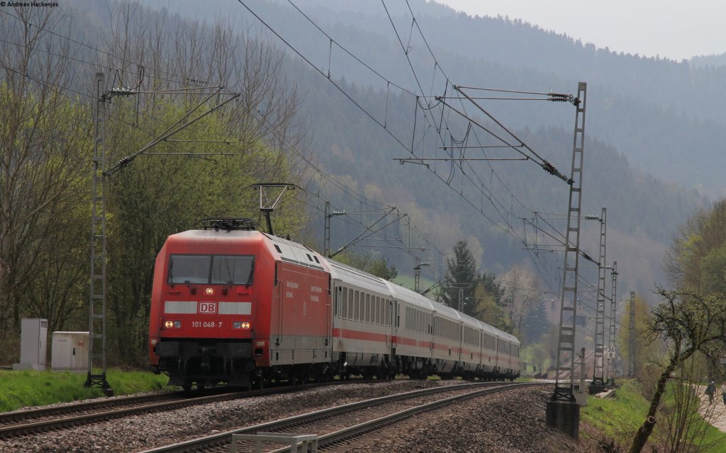 101 048-7 mit dem IC 2370  Schwarzwald  (Konstanz-Hamburg Altona) bei Gutach 23.4.13