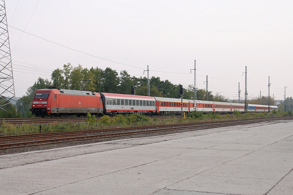 101 050 mit einem EC am 08.10.2010 in Eberswalde