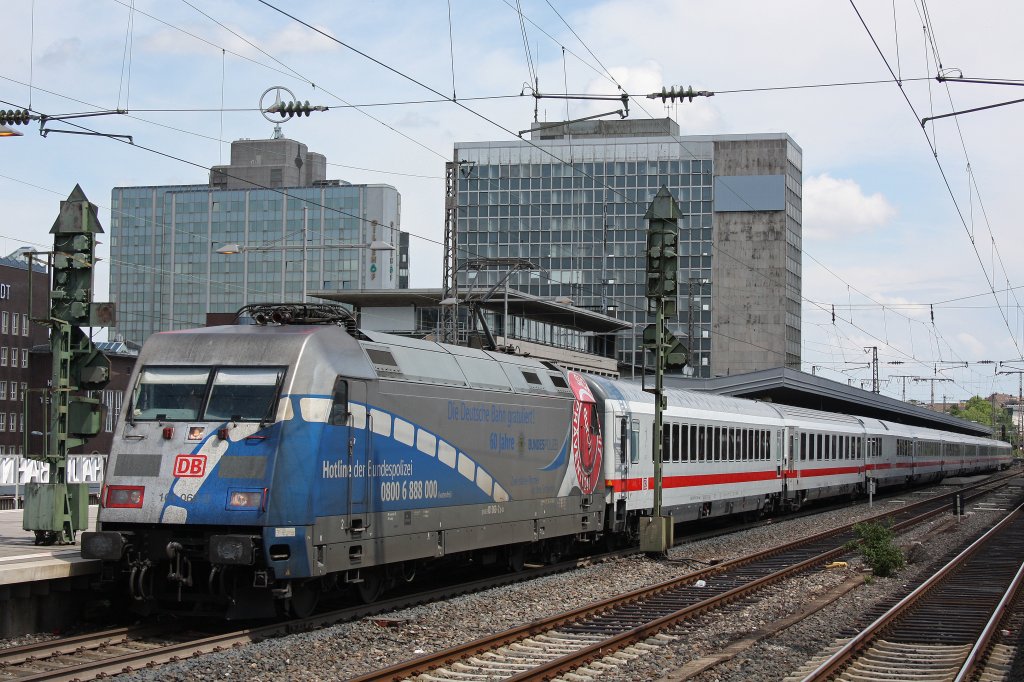 101 060  BuPo  am 20.5.12 mit einem IC in Essen Hbf.