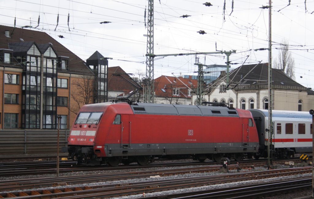 101 063, in Hannover HBF am 12.04.2011.