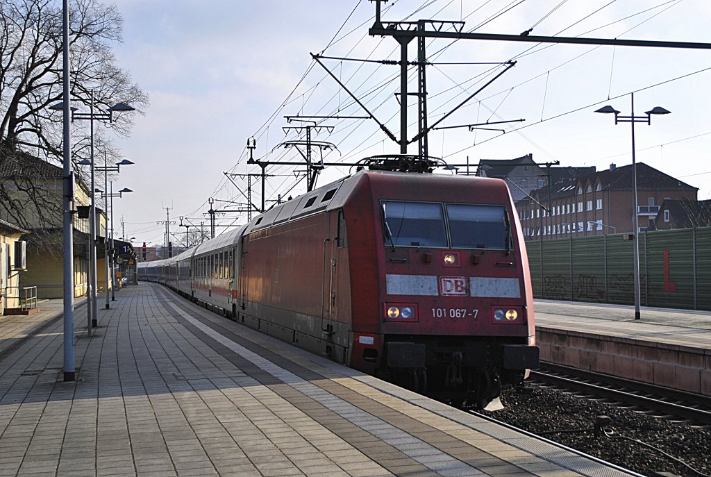 101 067-1 in Lehrte am 21.02.2011.
