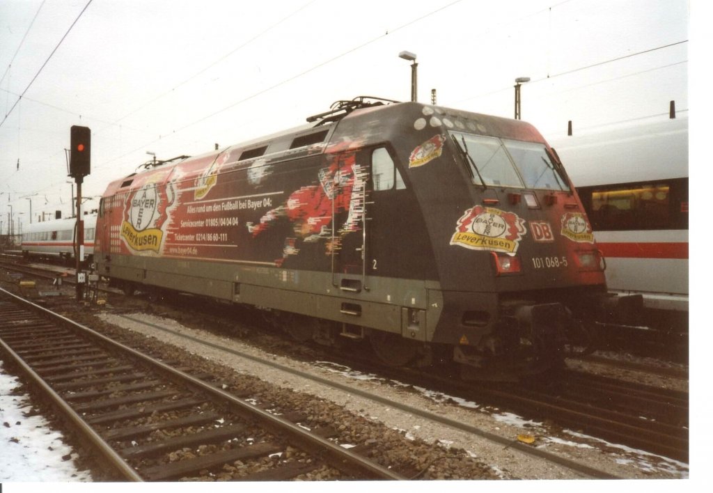 101 068  BAYER 04 Leverkusen  in Leipzig, Hbf (2002)