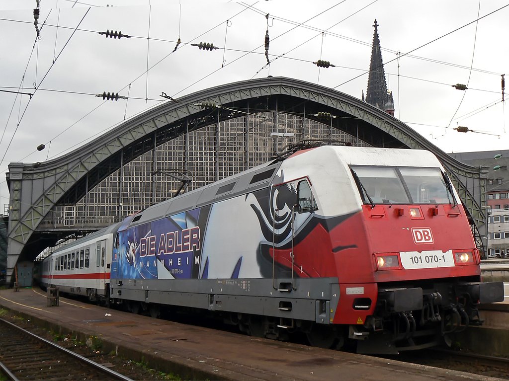 101 070-1  Adler Mannheim  in Kln Hbf. am 18.11.2010