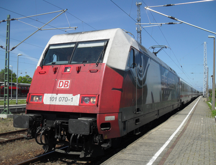 101 070-1 fhrt mit IC 2238 von Leipzig Hbf nach Warnemnde zurck zum BW Rostock Dalwitzhof.(29.05.10)