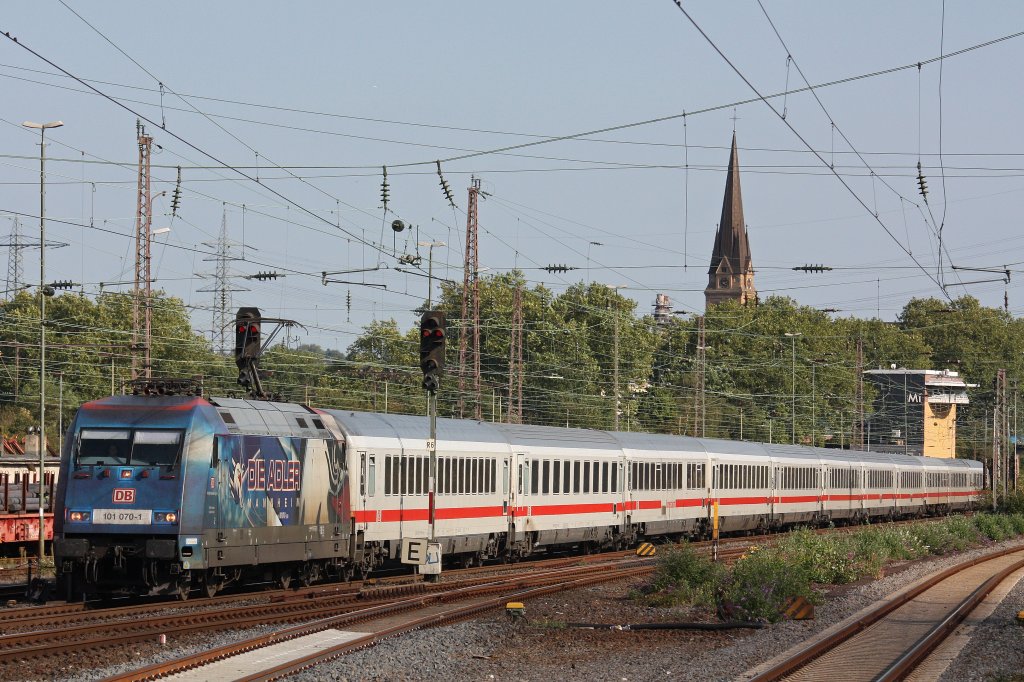 101 070  Adler Mannheim  am 16.9.12 mit einem IC bei der Durchfahrt durch Mlheim-Styrum.