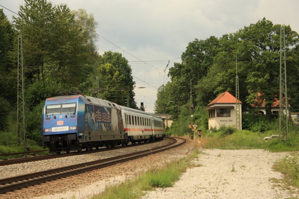 101 070 mit einem Ic in Alingen am 30.07.2010