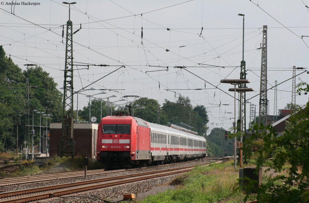 101 075-0 mit dem IC 2038 (Leipzig Hbf-Oldenburg(Oldb)) in Verden (Aller) 18.8.10