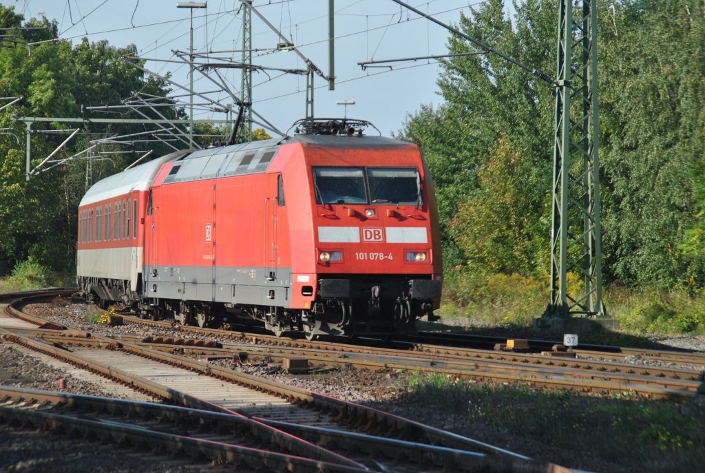 101 078-4, mit Autozug in Lehrte am 22.09.2010