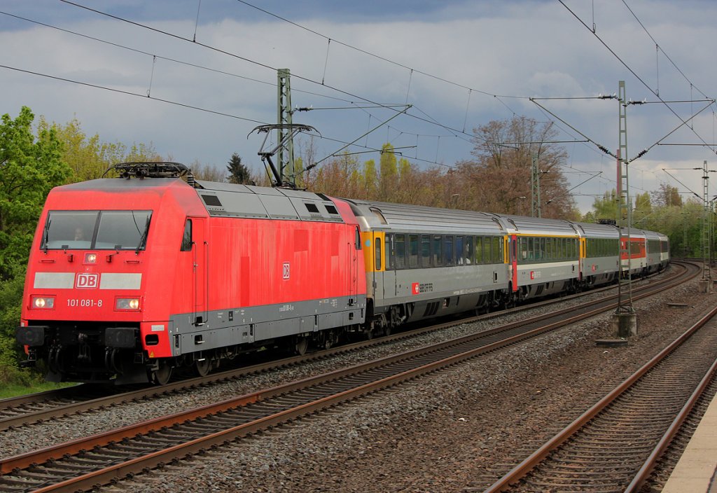 101 081-8 am EC100 in Kln Stammheim am 22.04.2012