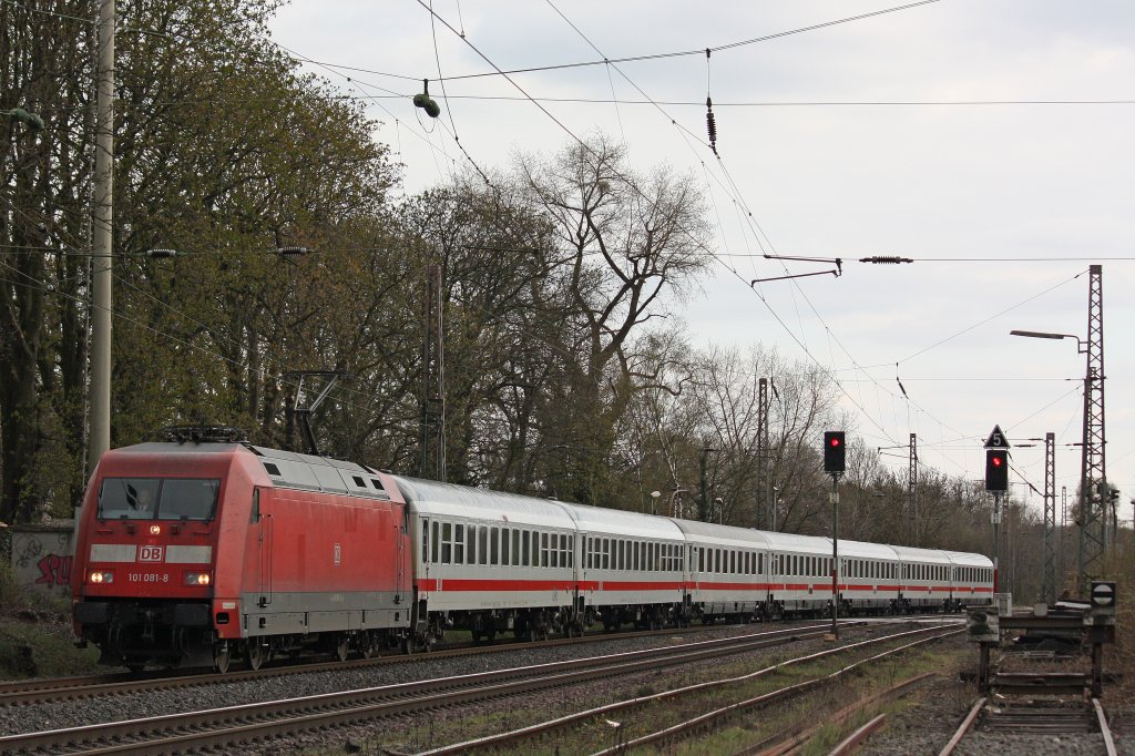 101 081 wurde am 1.4.12 mit einem IC ber Ratingen-Lintorf umgeleitet.