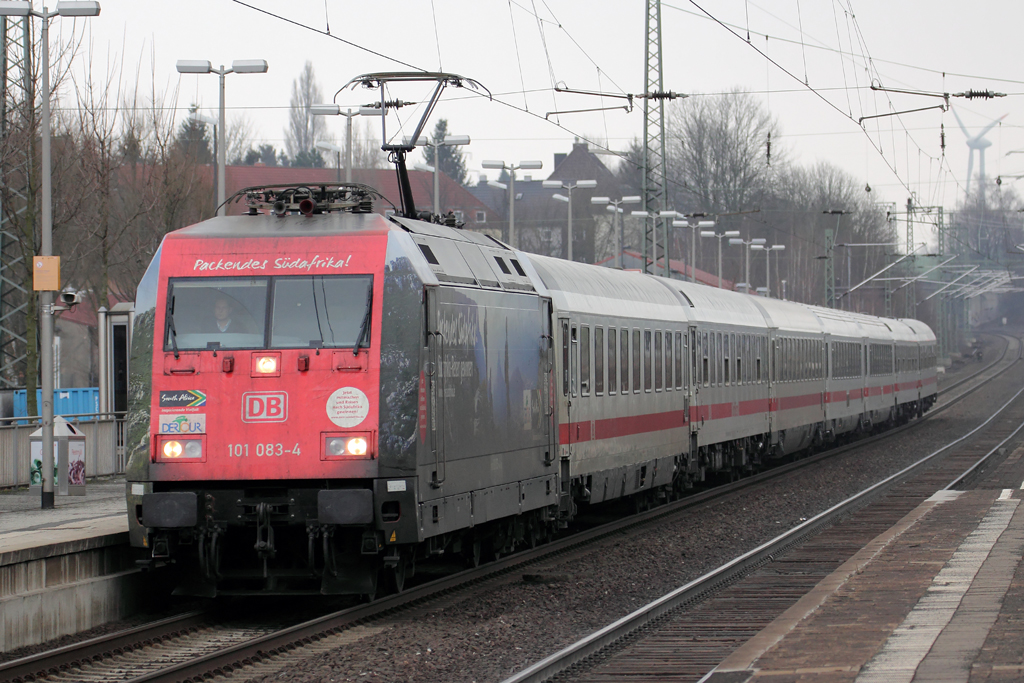101 083-4 mit IC 2005 nach Radolfzell bei der Einfahrt in Recklinghausen 13.4.2013