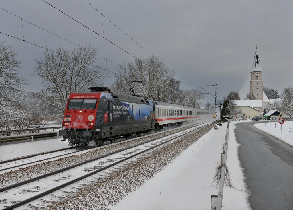 101 083 mit IC 1986 „Rottaler Land“ nach Hamburg Altona am 19.01.2013 bei Hausbach.