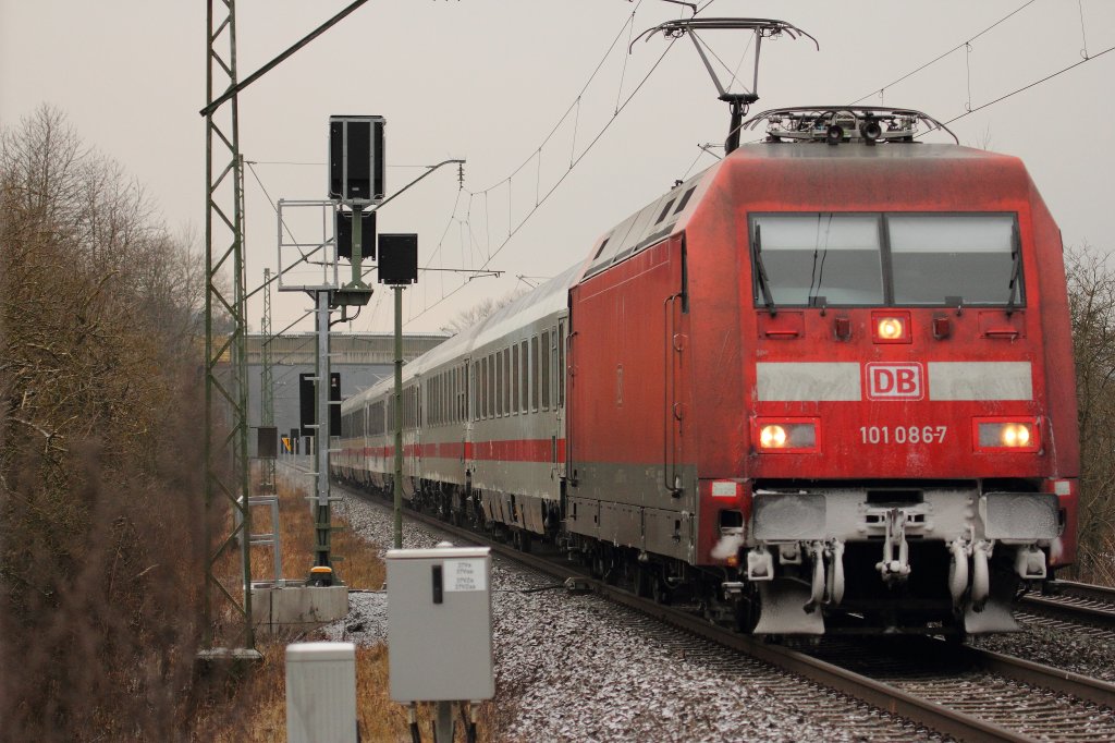 101 086-7 DB bei Trieb am 02.12.2012.