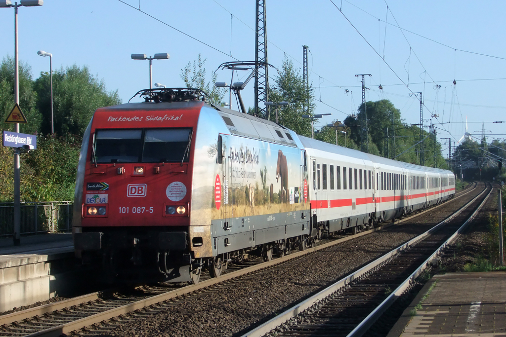 101 087-5 mit IC 2005 nach Konstanz bei der Einfahrt in Recklinghausen 1.9.2012