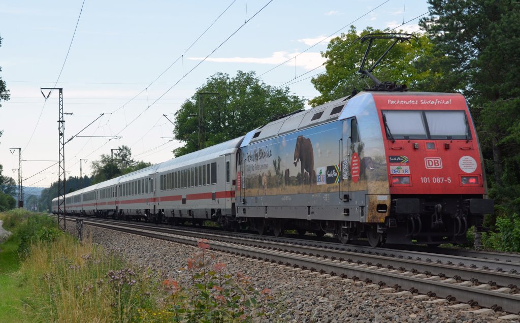 101 087 schob am 05.07.12 den EC 216 durch Freilassing Richtung Rosenheim.