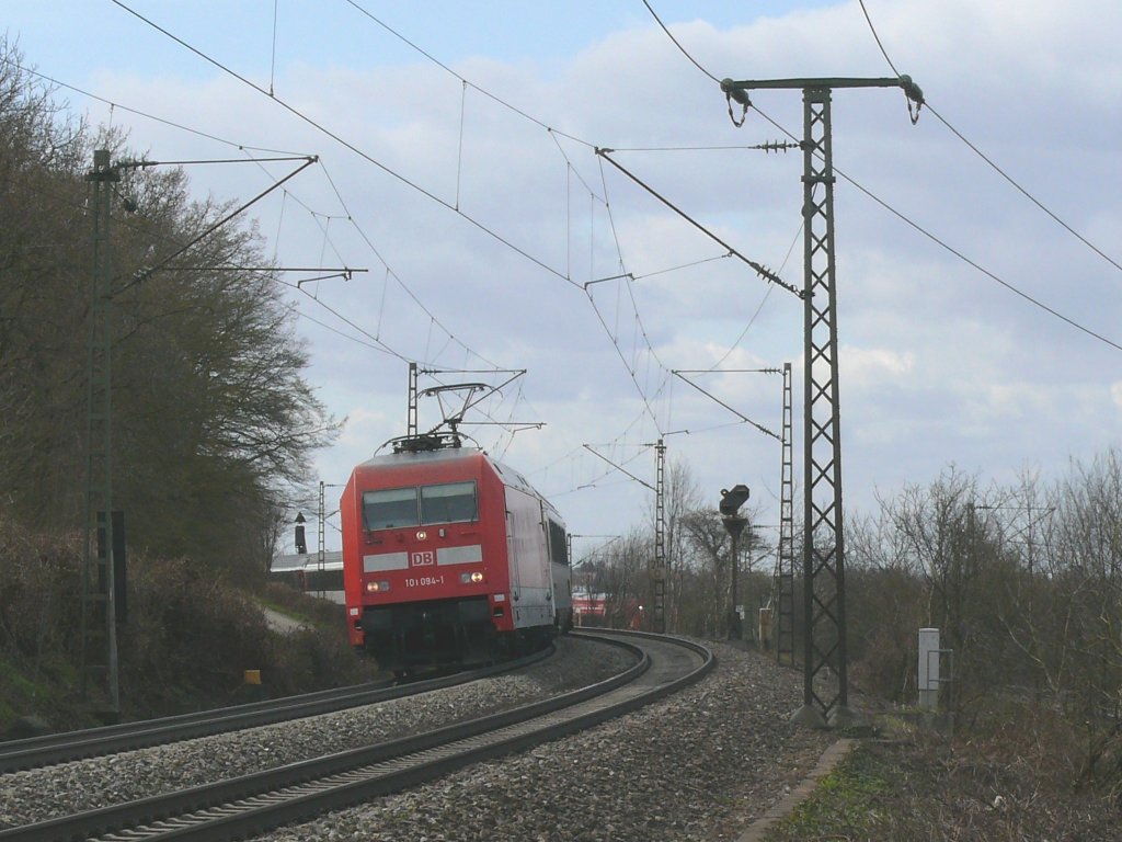 101 094 mit EC 100 kurz nach Leutersberg, nchster Halt wird in 5 min Freiburg Hbf sein. 1.4.10