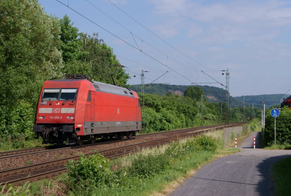 101 096-6 als T xxxx nach Kln-Deutzerfeld in Bonn-Limperich am 02.06.2012