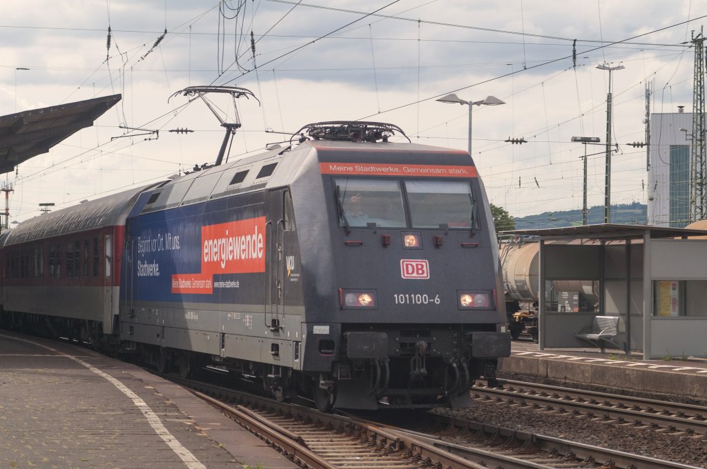 101 100 mit Reisezug am 03.08.2012 in Neuwied.