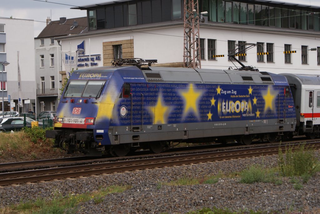 101 101-4  Europa  mit einem IC in Wuppertal Steinbeck am 24.07.2010