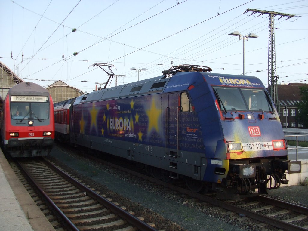 101 101-4, hier im Bremer Hauptbahnhof, vor dem EC 101 nach Chur. 16.09.2011.