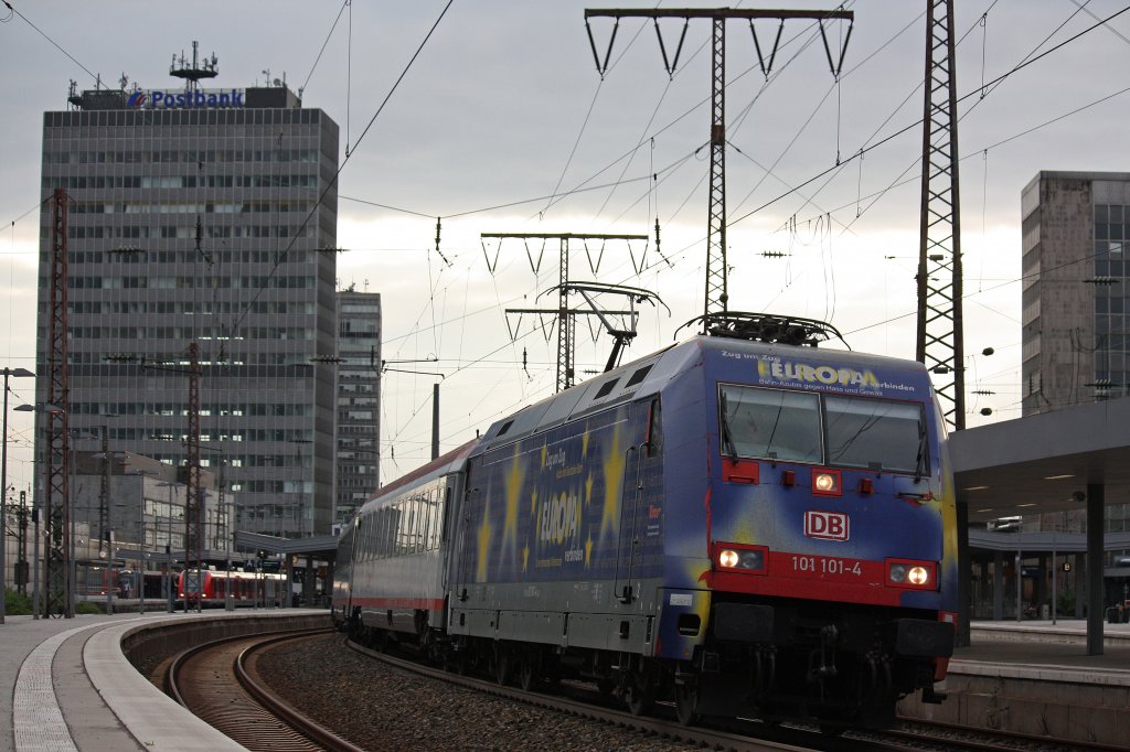 101 101  Europa  verl�sst am 18.5.12 mit dem IC 118 den Hbf von Essen.