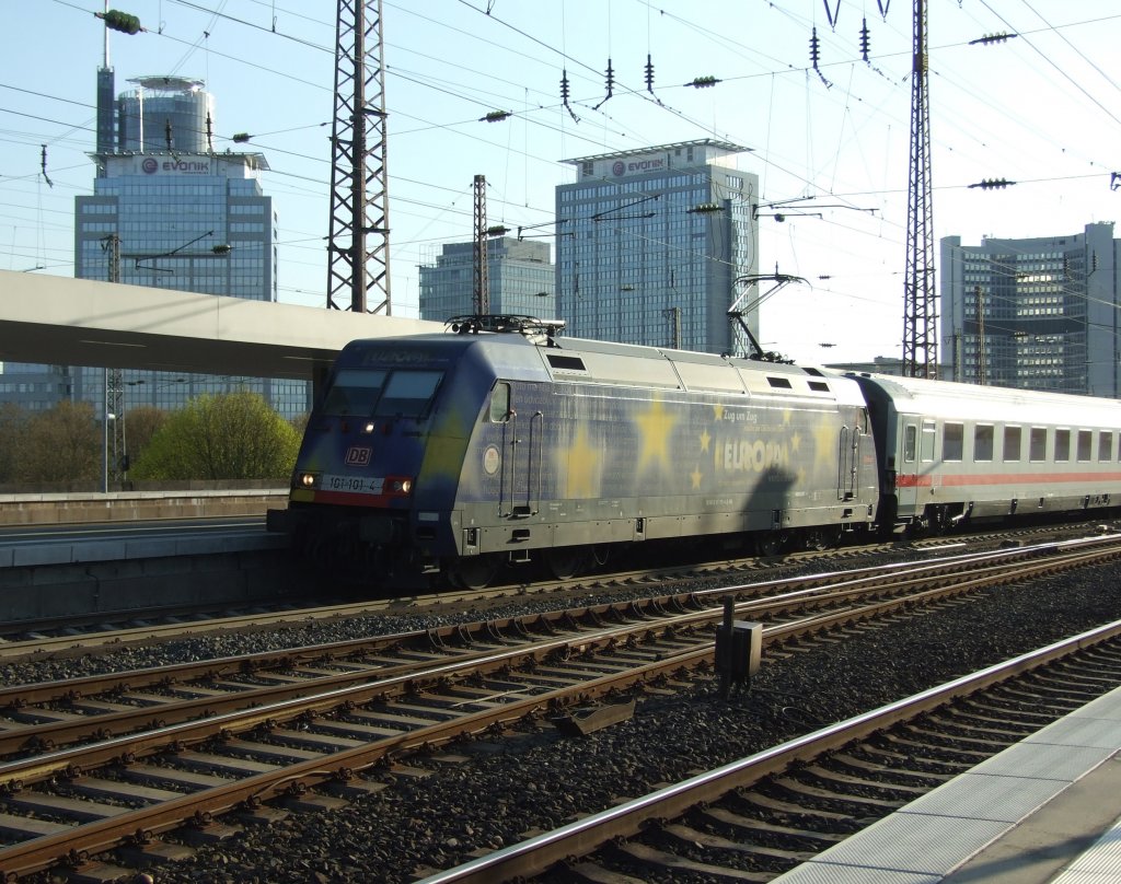 101 101 fhrt mit IC 2022 am 22.2.10 in Essen Hbf ab