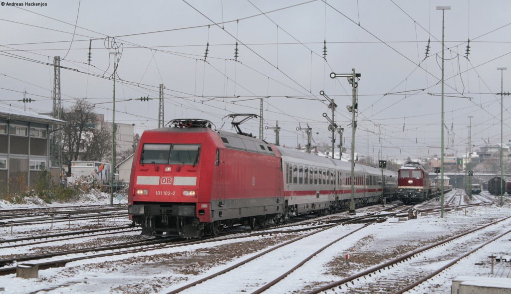 101 102-2 Mit dem LPFT 78627 (Villingen(Schwarzw)-Immendingen) bei der Ausfahrt Villingen 29.10.12