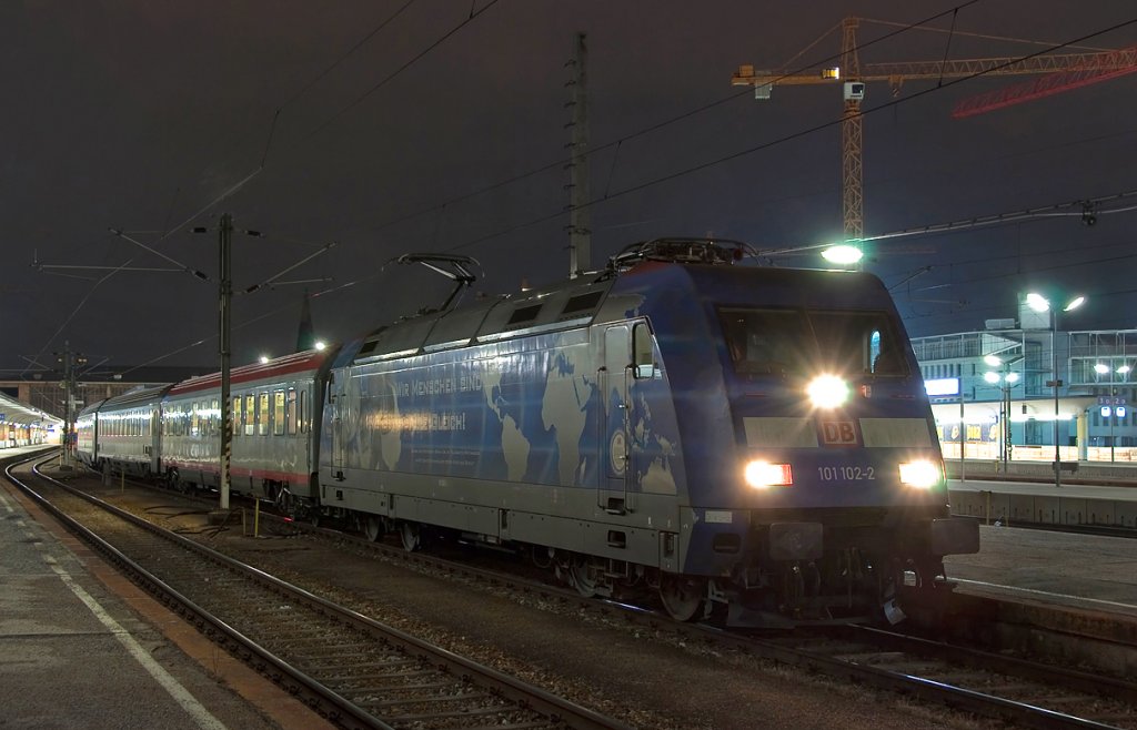 101 102  AZUBI gegen Ha und Gewalt - Friedlicher und respektvoller Umgang Miteinander gehren zum Unternehmensleitbild der Deutschen Bahn  war am 16.03.2010 vor dem EN 490 in Wien Westbahnhof.