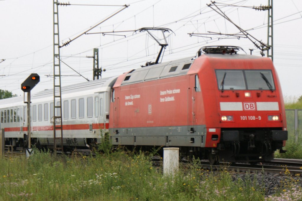 101 108-9 mit einen IC Richtung Wrzburg in Iphofen (Rene)