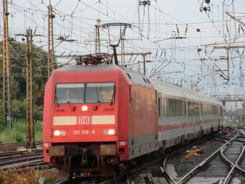 101-108 fuhr am 4.8.10 mit dem IC 2121 in Dortmund ein.