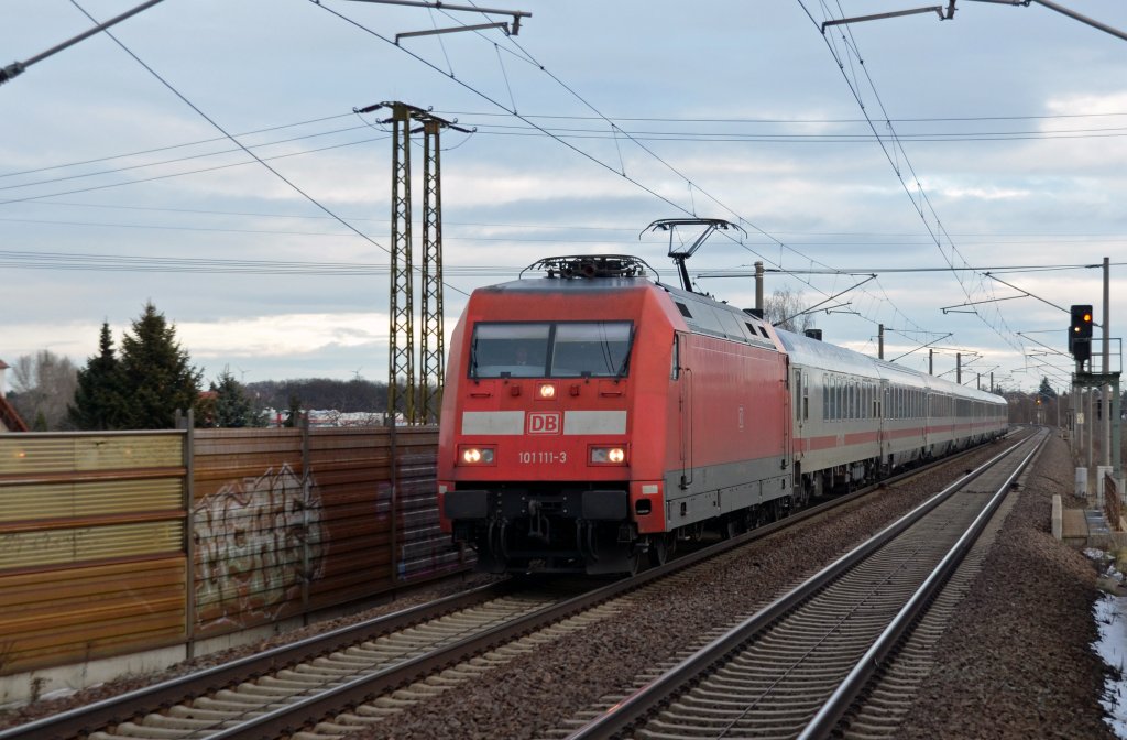 101 111 zog am 16.12.12 den IC 2246 durch Bennewitz Richtung Leipzig.